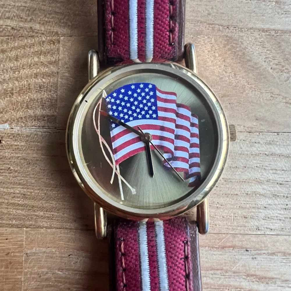 Vintage Valdawn Americana American flag gold tone watch NEW BATTERY